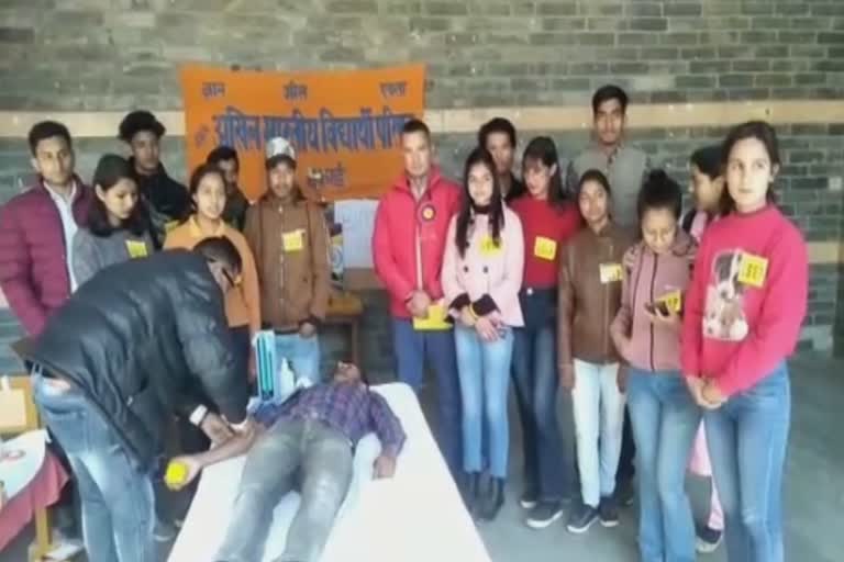 blood donation camp organised by abvp in kullu