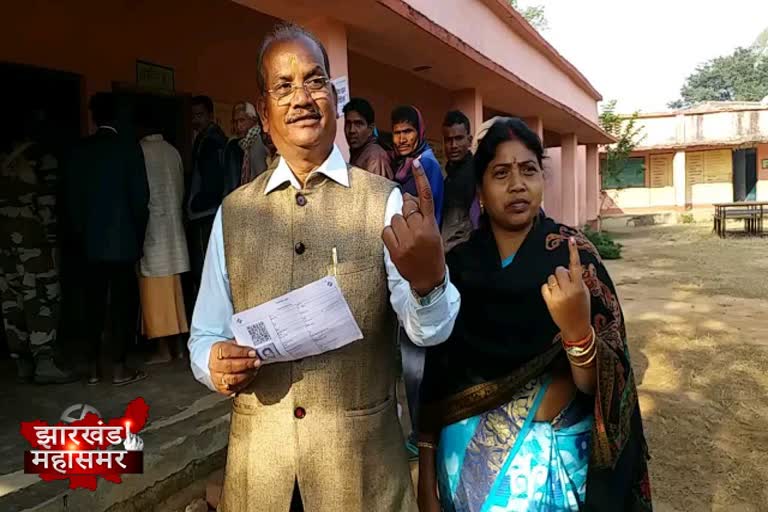 speaker dinesh oraon cast his vote