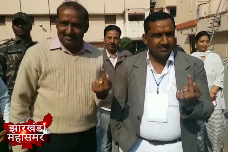 Second phase voting continues in jamshedpur