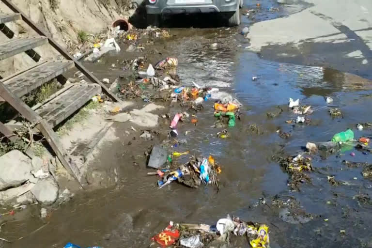 Sewerage  water in Rekong Peo market