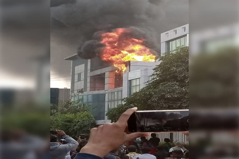 fire-breaks-out-in-plastic-factory-in-manesar  ഹരിയാനയില്‍ പ്ലാസ്റ്റിക് ഫാക്ടറിക്ക് തീപിടിച്ചു  ഹരിയാന  manesar  fire-breaks-out-