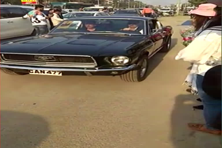 Vintage car rally , Indore news,  vintage cars,  टूरिज्म प्रमोशन काउंसिल , इंदौर टूरिज्म प्रमोशन बोर्ड,  सड़कों पर दौड़ी लगभग दो दर्जन विंटेज गाड़ियां,  इंदौर न्यूज