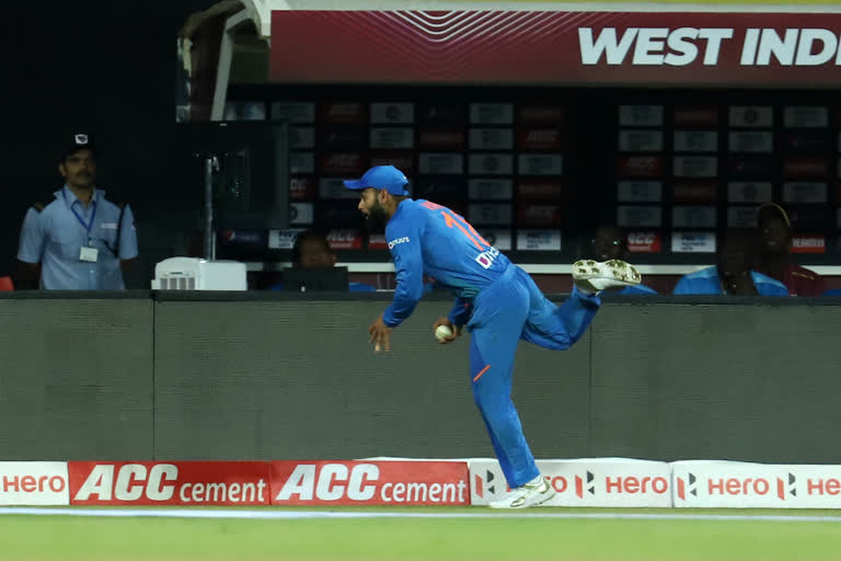 Virat Kohli Takes Stunning Catch