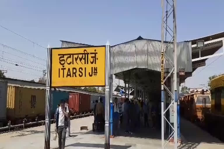 man fell down on the track from the moving train