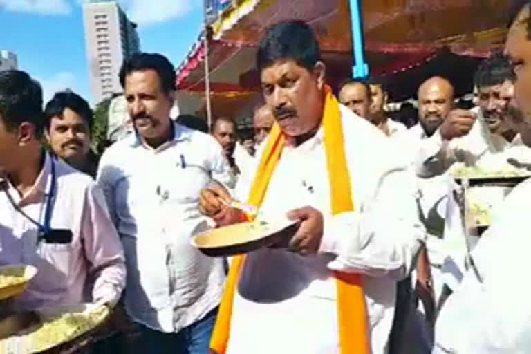 gopalayya had lunch in vote counting room