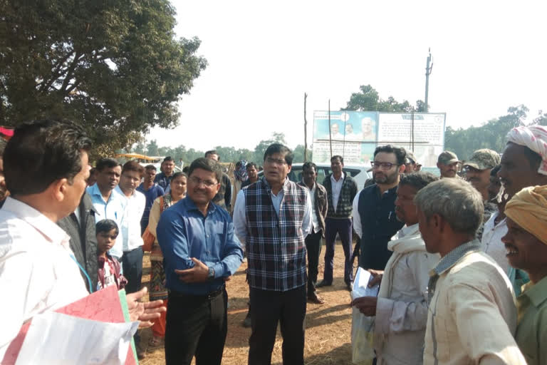 sudden inspection of paddy purchasing center by chief secretary in kawardha