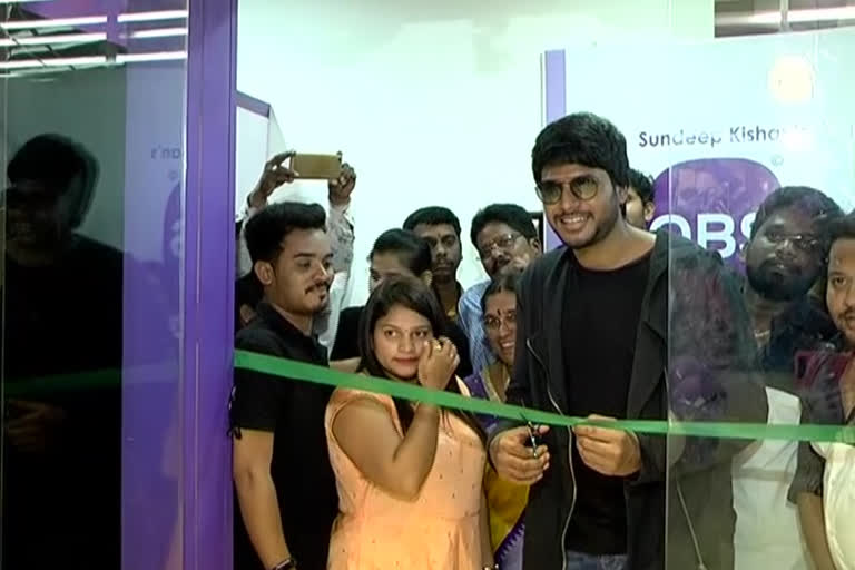 hero sandeep kishan inaugrates saloon at vijayawada