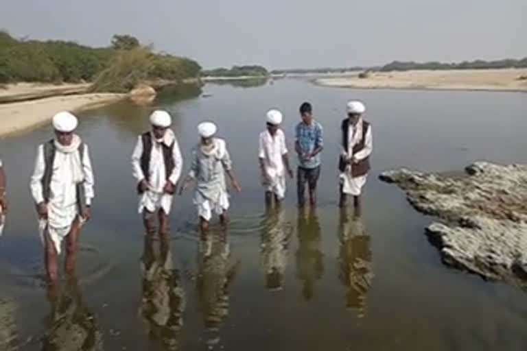 Chemical water luni river, रसायन युक्त पानी लूणी नदी