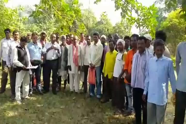 Farmers are traveling a long distance to buy paddy in dhamtari