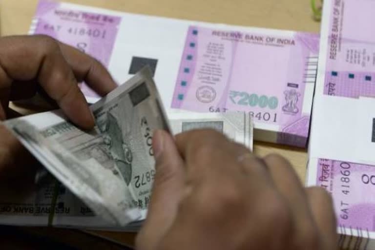 currency in circulation rises to rs 21 lakh cr as on mar19 thakur