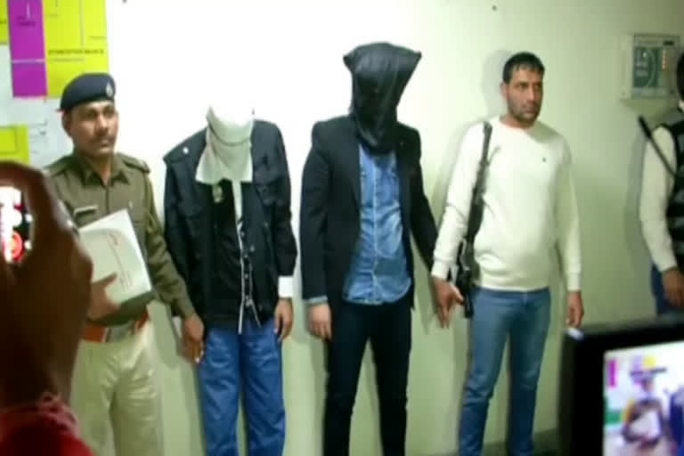 gurugram police arrested two irani thug from lajpat nagar