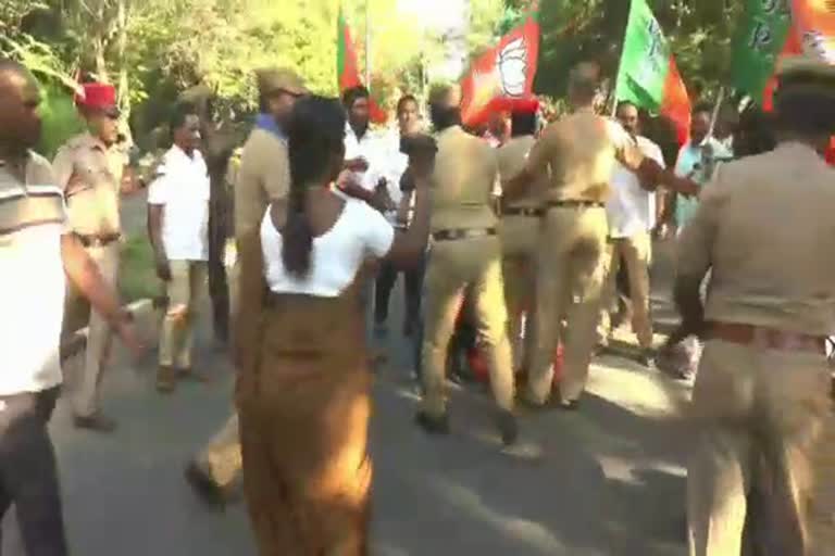 Police have blocked BJP cadres volunteers from entering the puducheri university