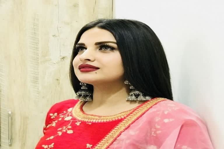 himanshi khurana targets big boss makers