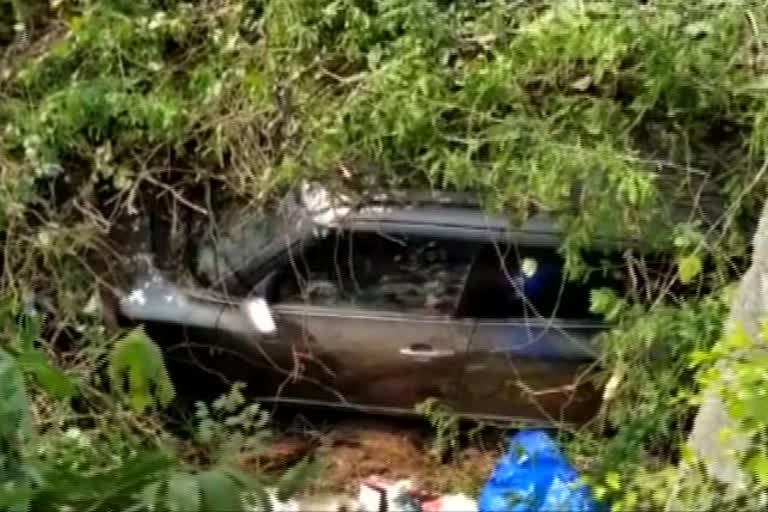 car accident at ponnavaram village, krishna district