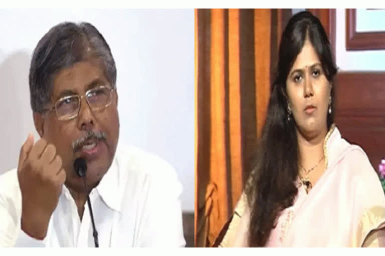 chandrakant patil meet pankaja munde in beed