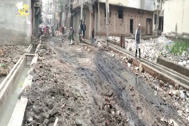 condition of the lanes in Timarpur Assembly worsens