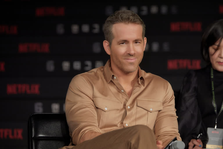 Ryan Reynolds talks about his resemblance to Kate Beckinsale