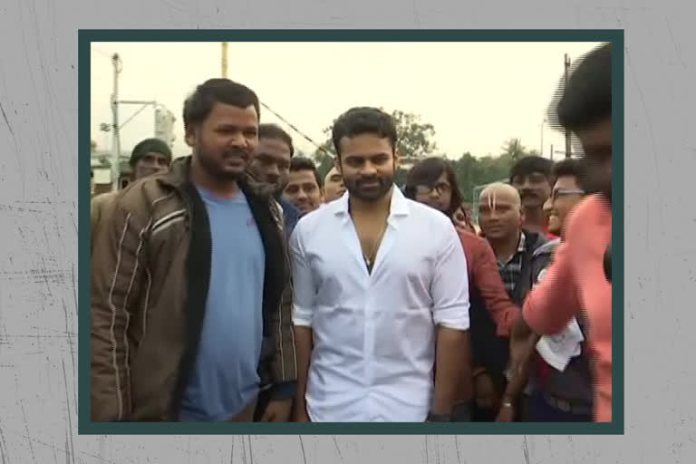 hero sai dharamtej visits thirumala at chittore