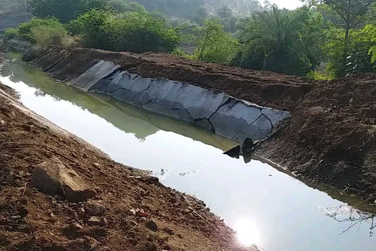 canal damaged in Barwani