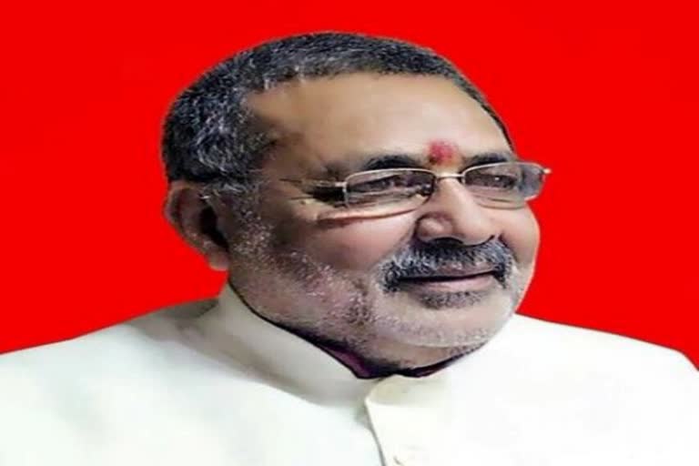 गिरिराज सिंह  ( सौ, @girirajsinghbjp )