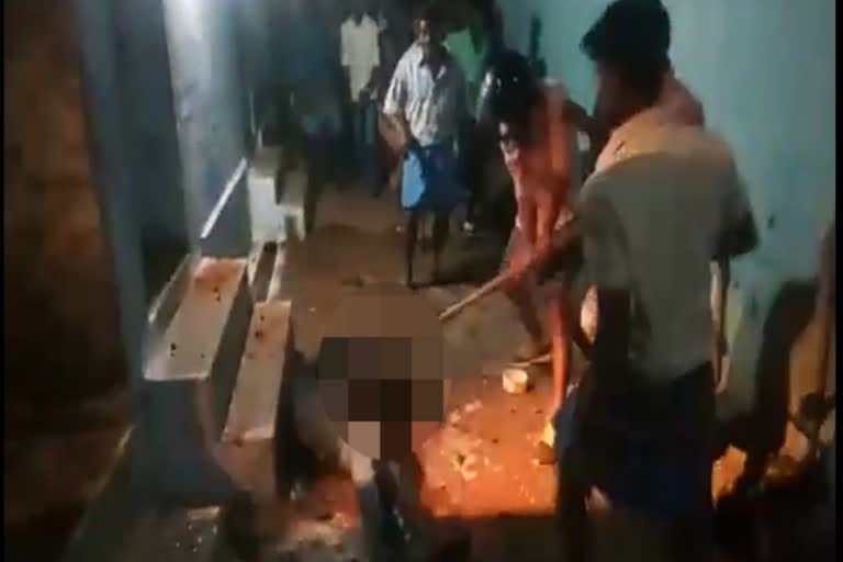 man beaten to death after trying to thrown acids among villagers