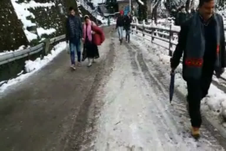 many roads closed due to snowfall in shimla