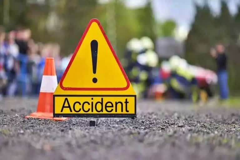 4 year old child died in road accident in raipur