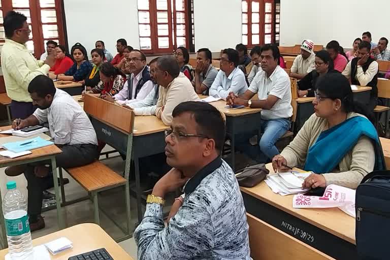 Training given to polling personnel for body elections in raipur