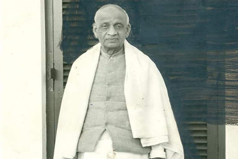 ays tributes to Sardar Patel on his death anniversary  tributes to Sardar Patel on his death anniversary  മോദി ട്വിറ്റർ  പ്രധാനമന്ത്രി ട്വിറ്റർ  സർദാർ പട്ടേലിന് ചരമവാർഷികം അർപ്പിച്ച് പ്രധാനമന്ത്രി  സർദാർ പട്ടേലിന്‍റെ ചരമ വാർഷികം