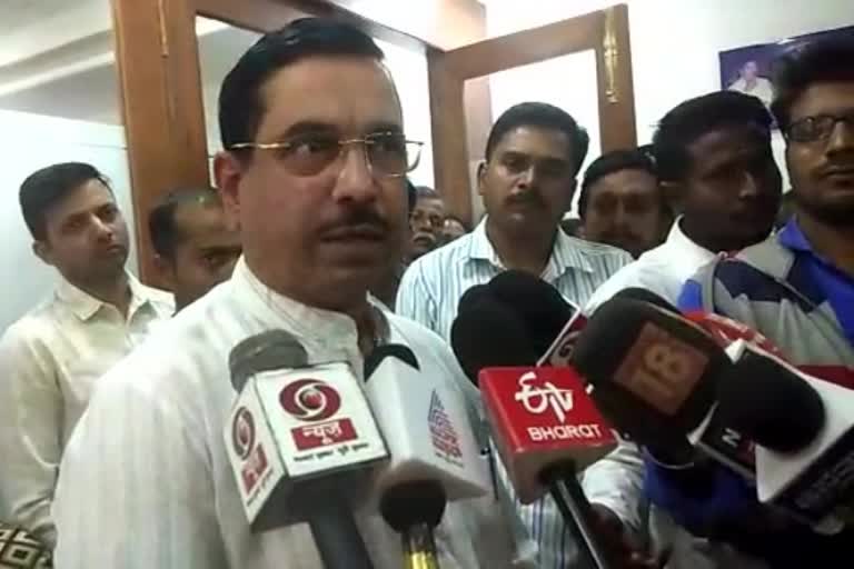 Pralhad Joshi agressive on Congress party