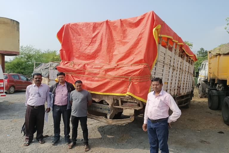 illegal transportation of paddy caught up by police in janjgir champa