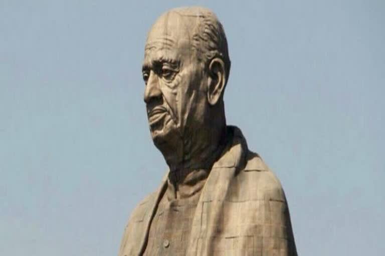 pm pays tributes to sardar patel on death anniversary