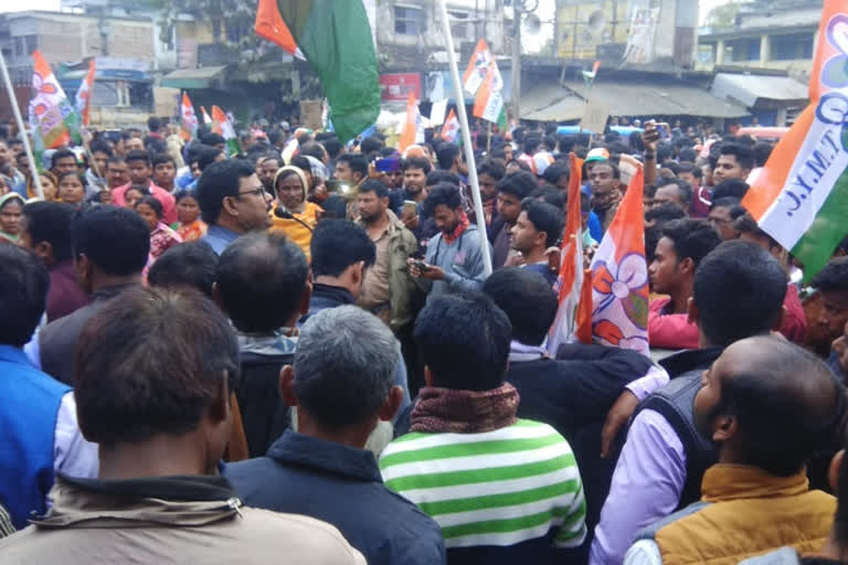 ভাঙচুর চলল BJP কার্যালয়ে