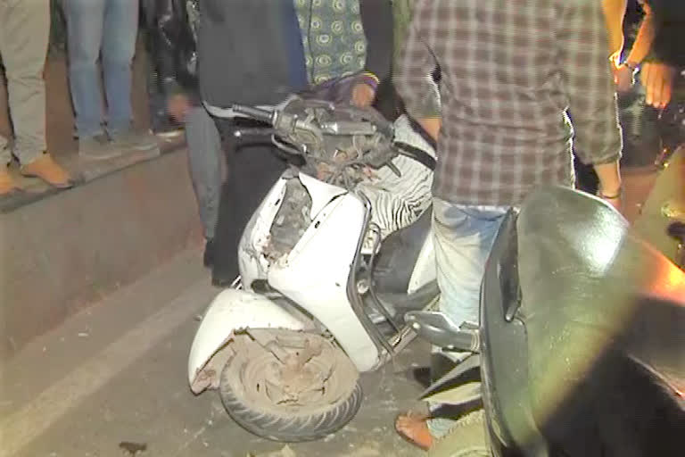 Midnight road accident in Mehdipatnam