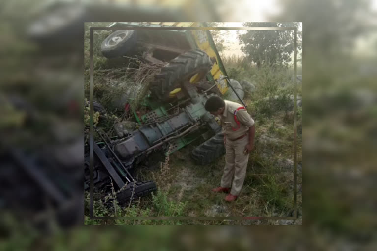 one died in a tractor accident at nizam sagar in kamareddy district