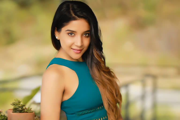 Sakshi Agarwal New Action Movie