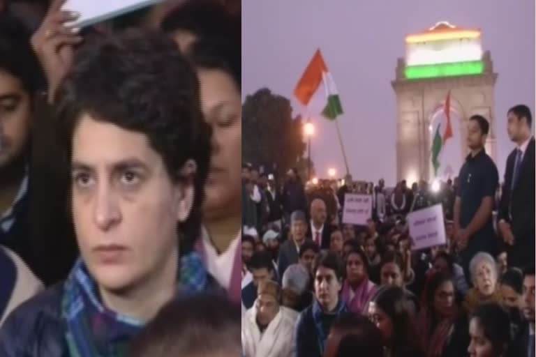 Priyanka Gandhi leads Congress protest at India Gate over Jamia incident