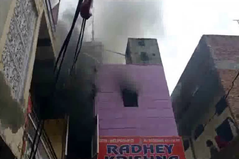 Terrible fire in clothes shop in ballabhgarh faridabad