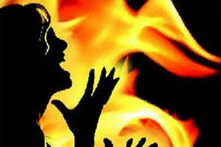 bihar : woman who was set ablaze for resisting rape  dies  ബലാത്സംഗ ശ്രമത്തെ എതിർക്കാൻ ശ്രമിച്ചു: യുവതിയെ തീകൊളുത്തിക്കൊന്ന് അയൽക്കാരൻ  bihar rape  rape in bihar