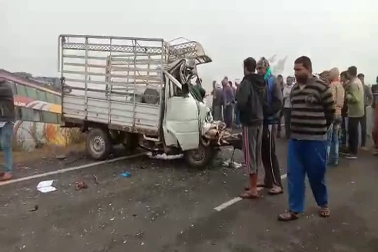 collision between a bus and pickup auto in chhindwara