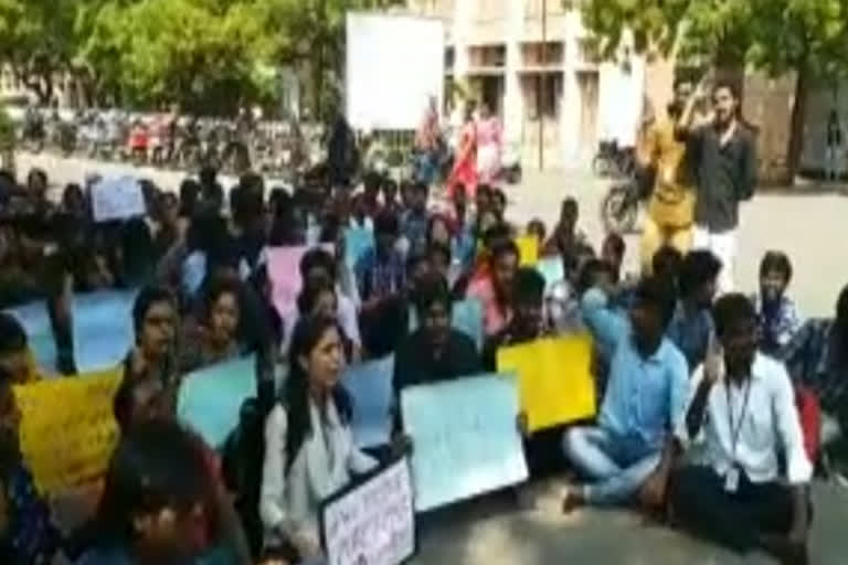 madras university students protest