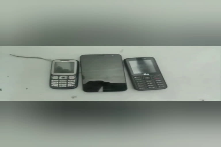 unclaimed phone getting inside modarn jail in  sohna