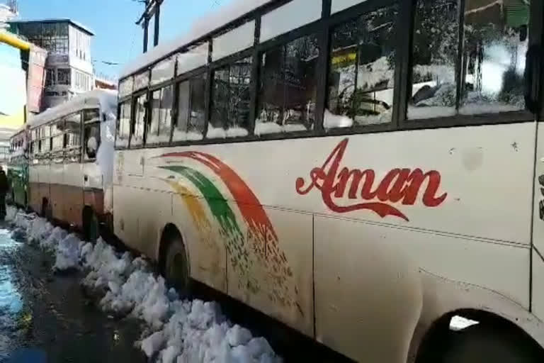 2 nh and 135 road closed due to snowfall in shimla