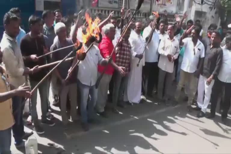 all democratic movement protest against CAA in pudhucherry  protest against caa  அனைத்து ஜனநாய அமைப்பினர் குடியுரிமை திருத்தச்சட்டத்திற்கு எதிராக ஆர்பாட்டம்  குடியுரிமை சட்டத்திருத்தம் ஆர்பாட்டம் புதுச்சேரி