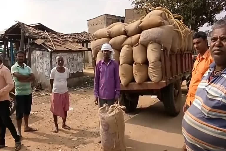 मुंशी की मनमानी पर लगाम कब