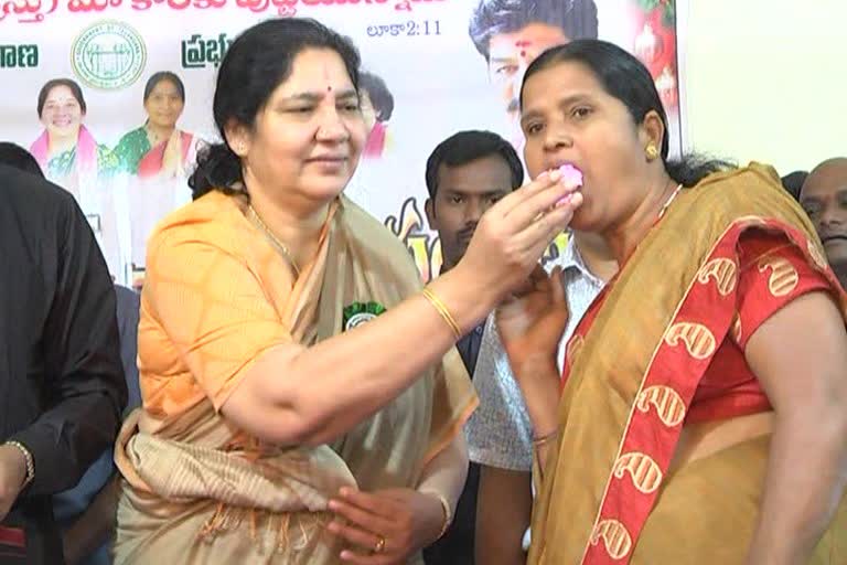 Minister satyavathi in mahabubabad