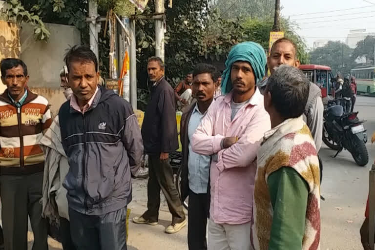 Workers not getting work due to increasing cold in ghaziabad