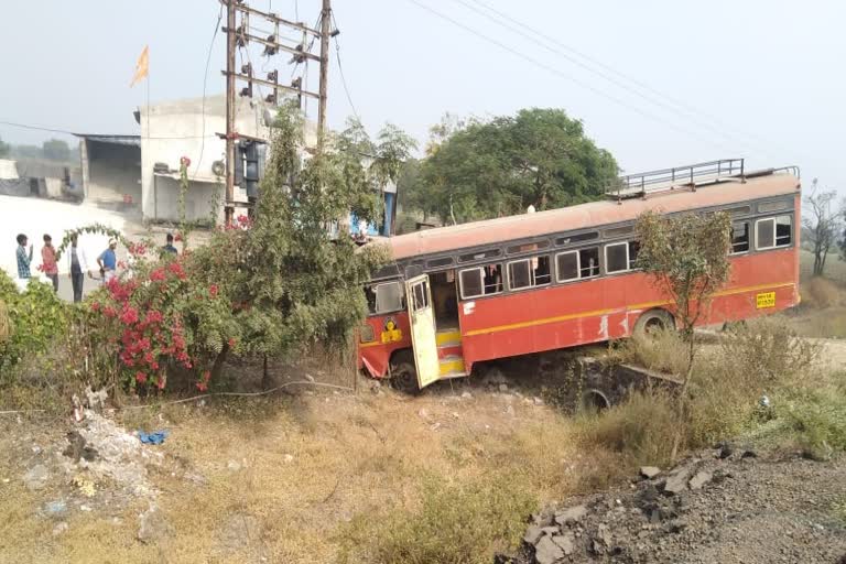 bus-accident-in-jalgoan