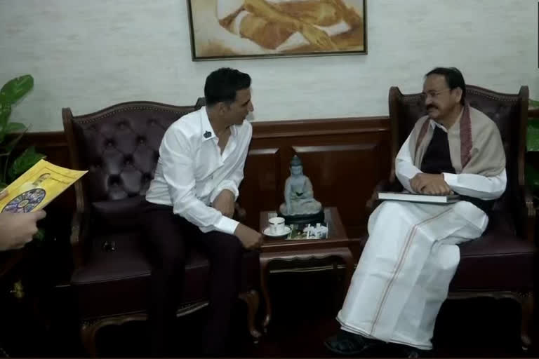 Akshay Kumar, Akshay Kumar meet M. Venkaiah Naidu, M. Venkaiah Naidu meet akshay kumar,Akshay Kumar meets Vice President M. Venkaiah Naidu