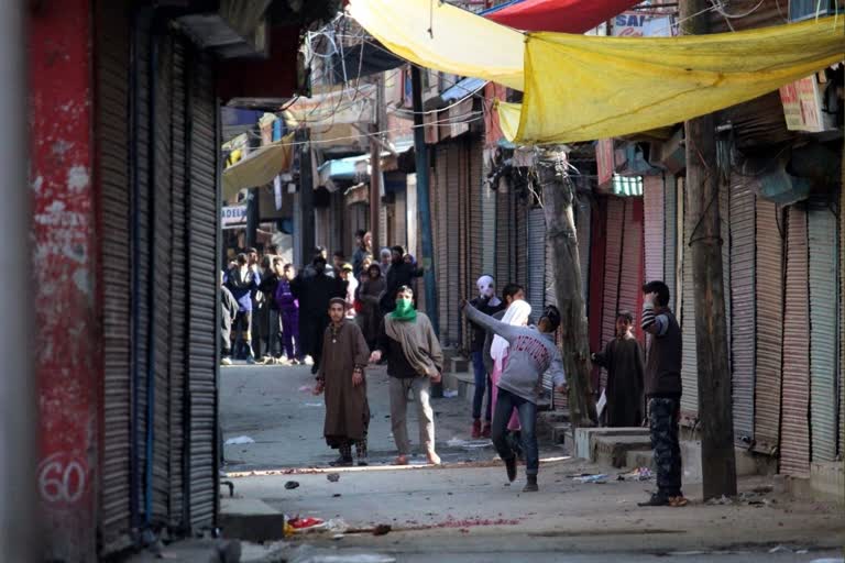 stone pelting in JK